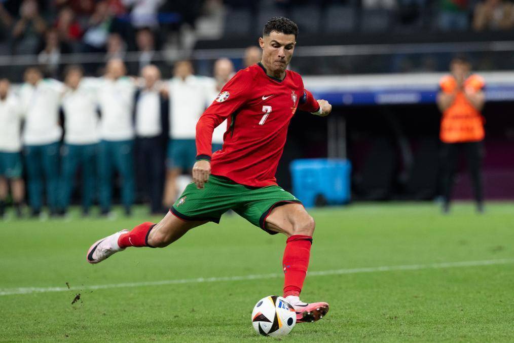 场精彩的竞 场精彩的竞